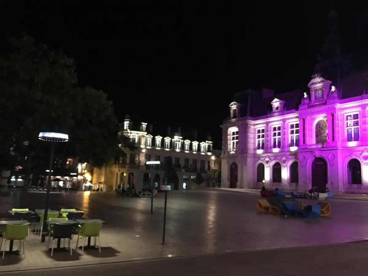 Le Square : Appartement Climatise En Centre Ville Poitiers Esterno foto