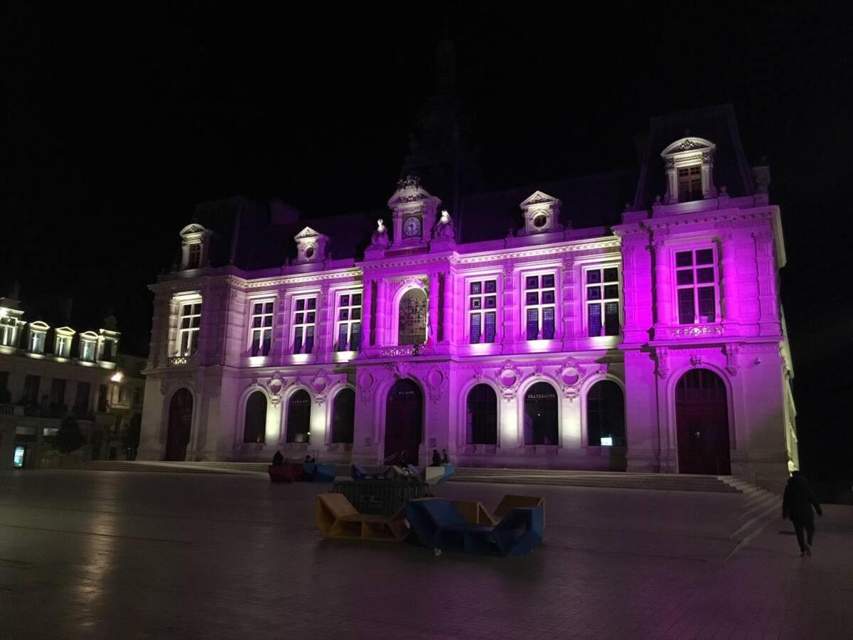 Le Square : Appartement Climatise En Centre Ville Poitiers Esterno foto